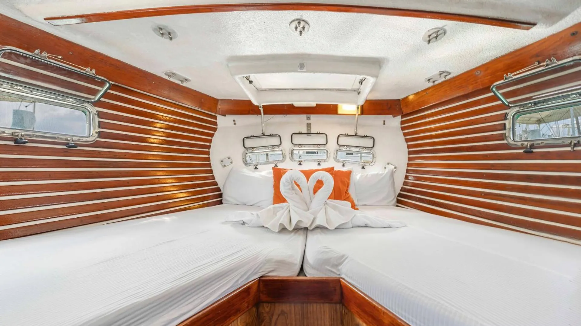 Only You Onboard - Walk To Beach & Downtown Puerto Aventuras